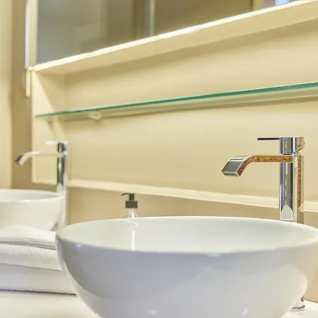 Front Casa Christina Malcesine