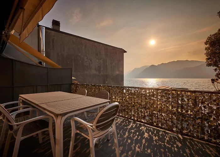 Front Casa Christina 펜션 *