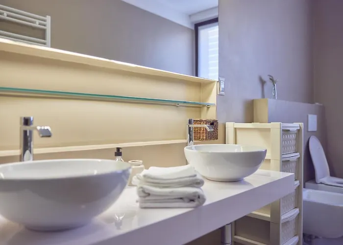 Front Casa Christina 펜션 말세진느